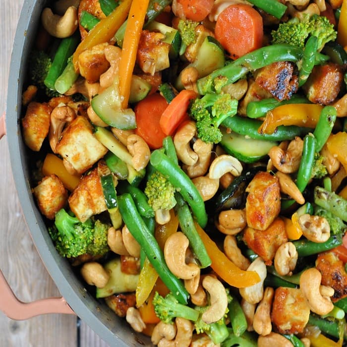 Tofu, greens & cashew stir-fry